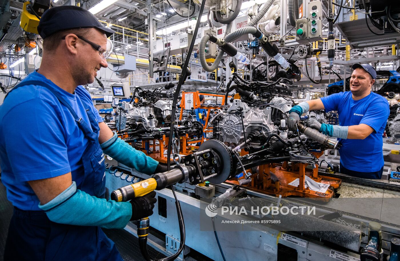 Производство автомобилей на заводе Hyundai