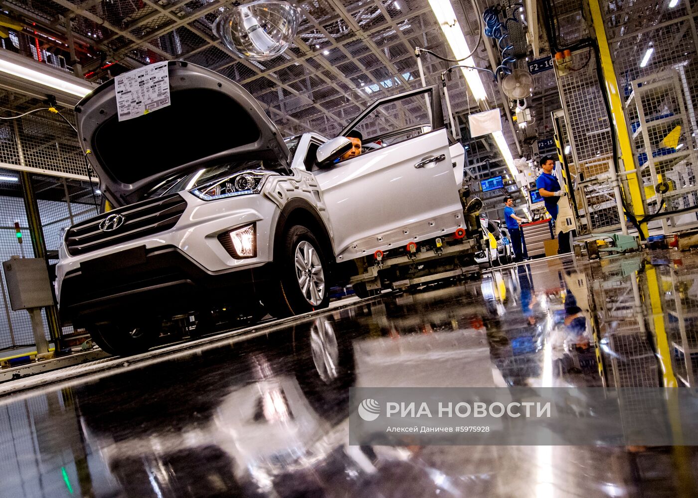 Производство автомобилей на заводе Hyundai