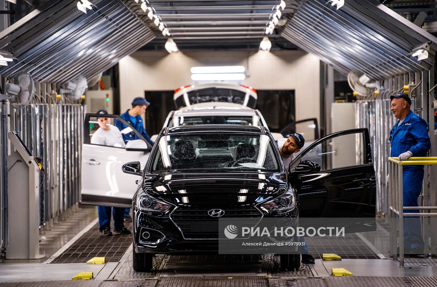 Производство автомобилей на заводе Hyundai