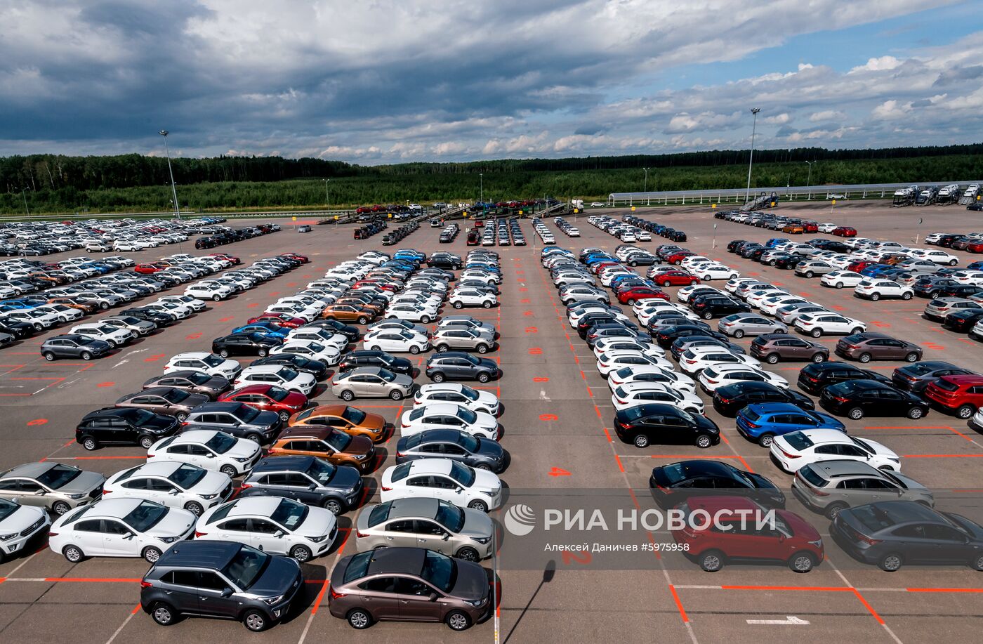 Производство автомобилей на заводе Hyundai