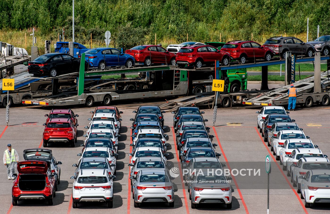 Производство автомобилей на заводе Hyundai