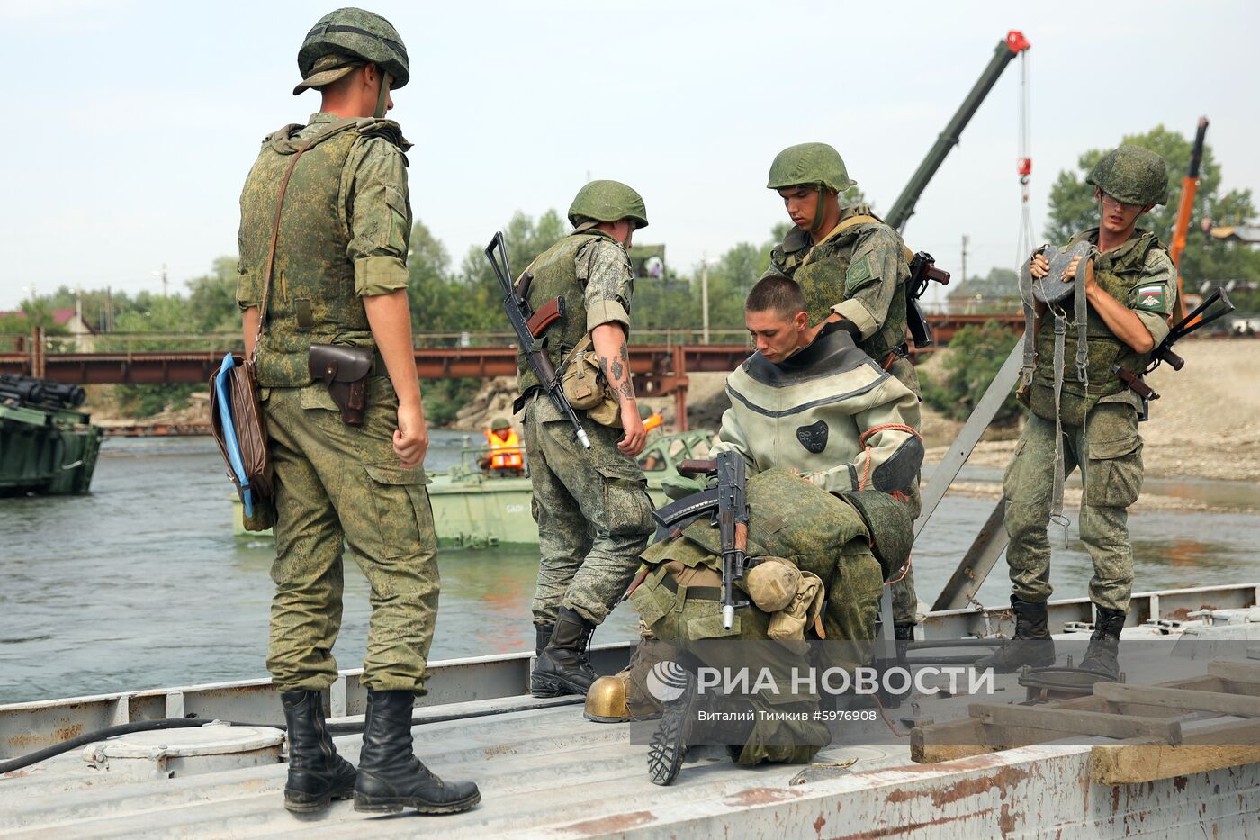 Учения  военнослужащих мостовых подразделений ЮВО