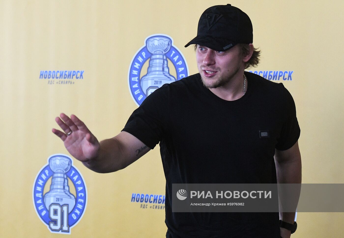 Пресс-конференция обладателя Кубка Стэнли Владимира Тарасенко в Новосибирске