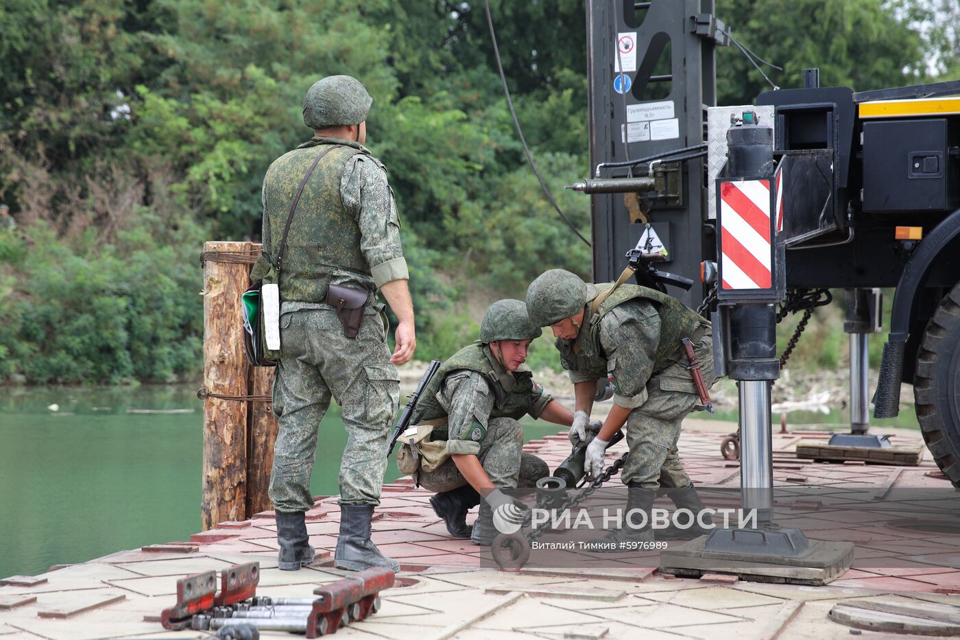 Учения военнослужащих мостовых подразделений ЮВО