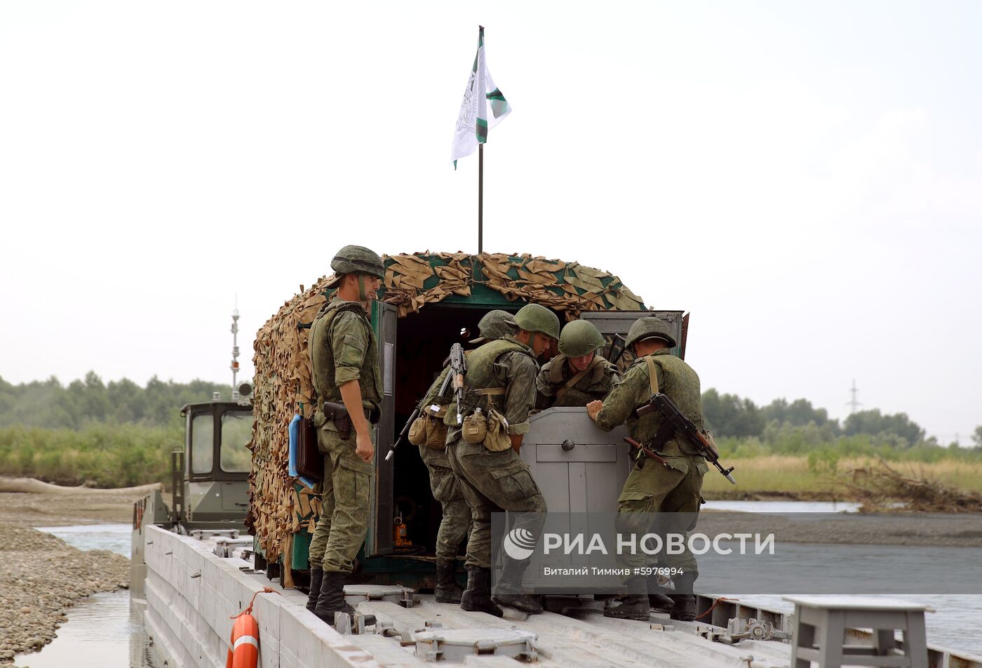 Учения военнослужащих мостовых подразделений ЮВО