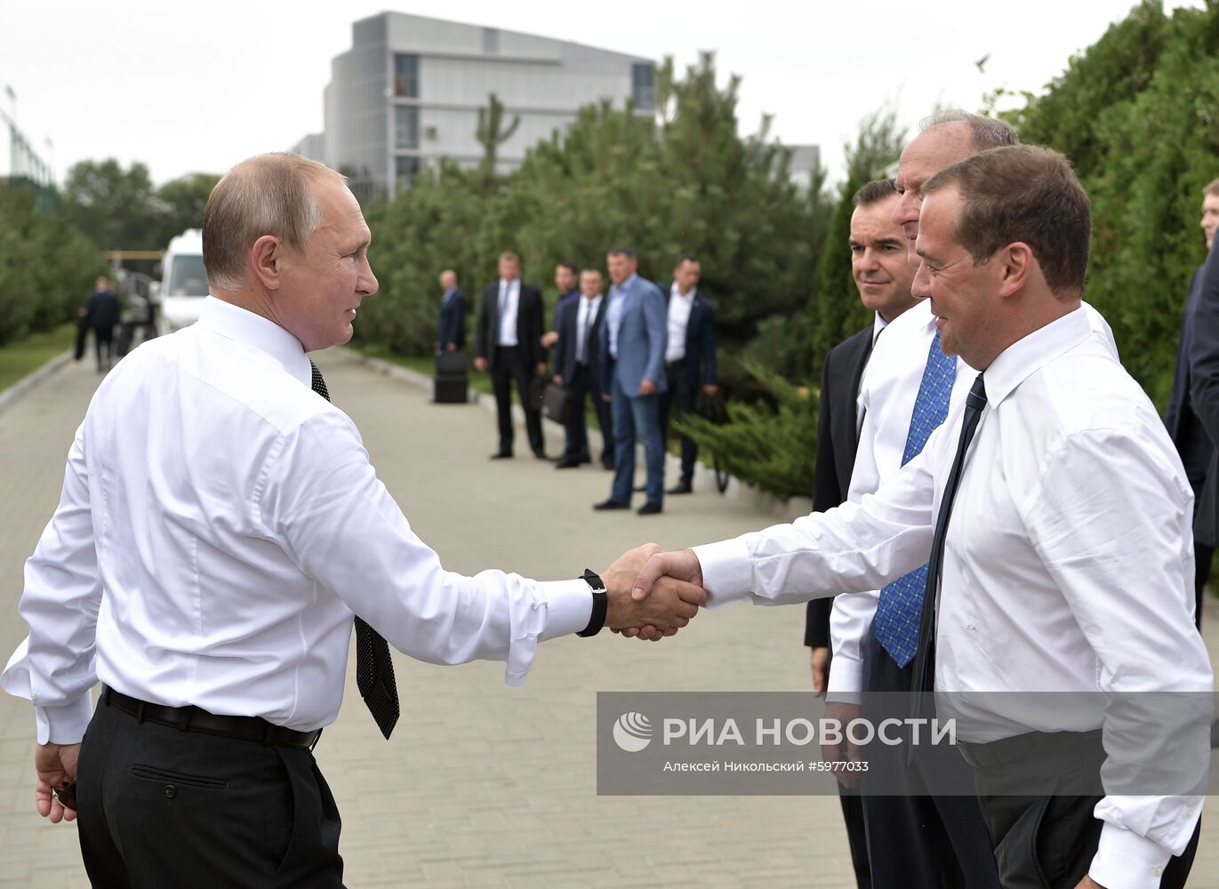 Рабачая поездка президента РФ В. Путина и премьер-министра РФ Д. Медведева в Анапу