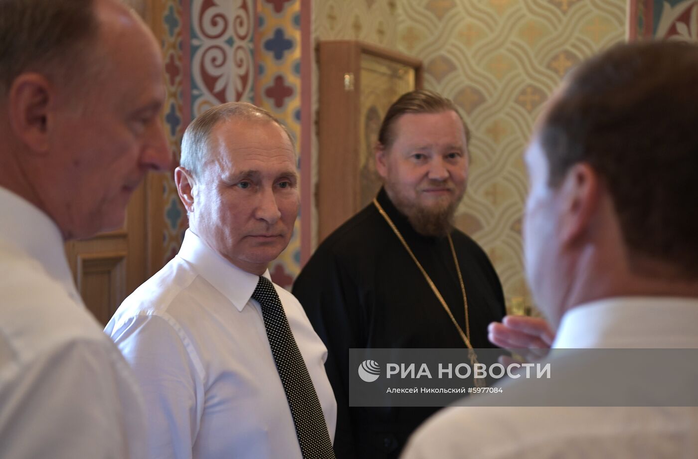 Рабочая поездка президента РФ В. Путина и премьер-министра РФ Д. Медведева в Анапу