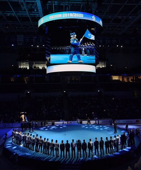 Кубок Стэнли на презентации ХК "Динамо"