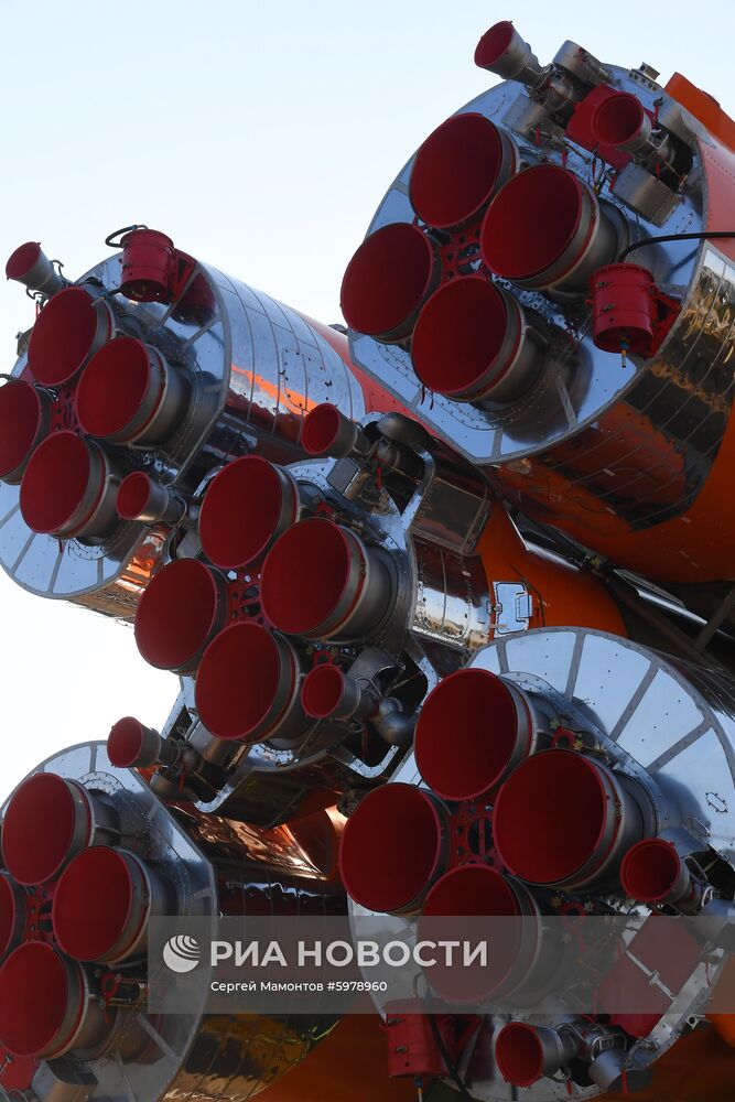 Вывоз РН «Союз-2.1а» на стартовую площадку 