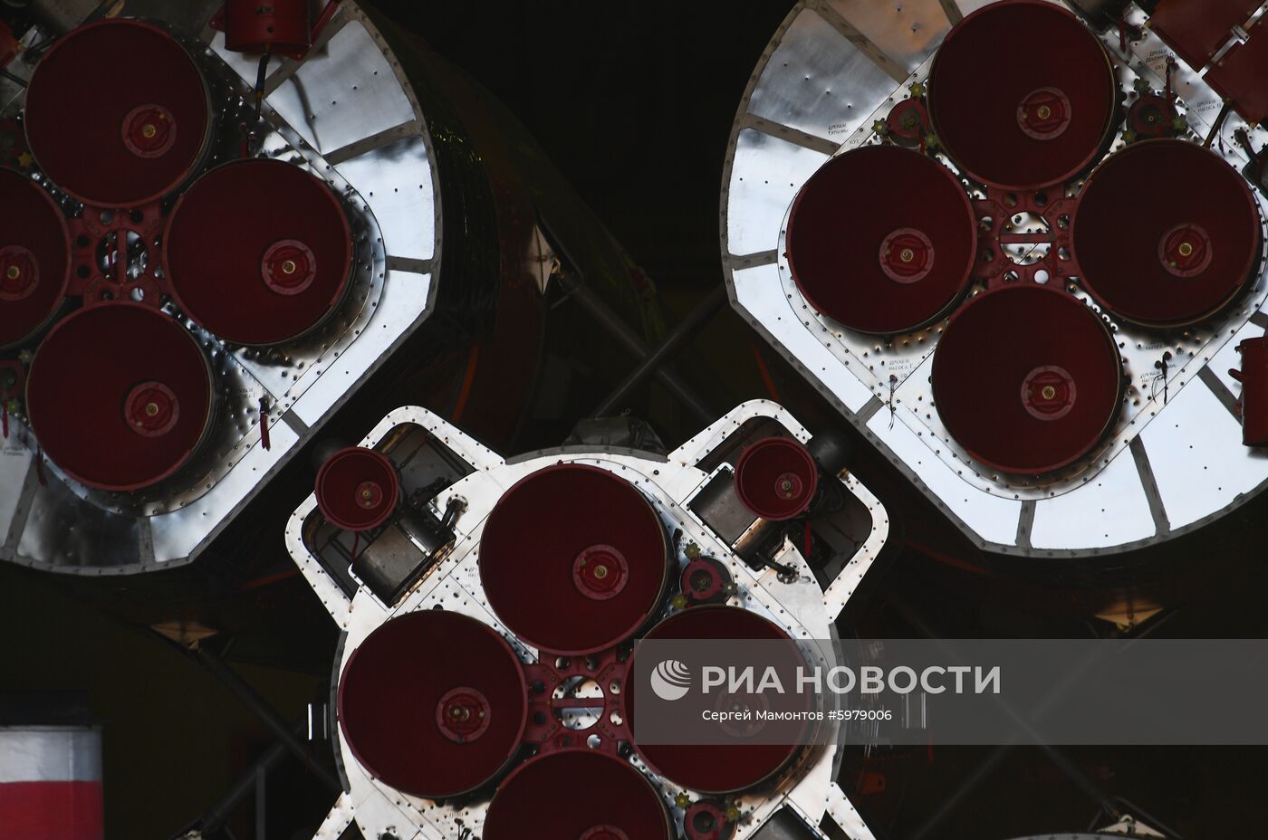 Вывоз РН «Союз-2.1а» на стартовую площадку 