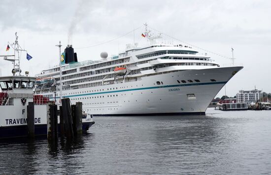 Круизный лайнер Amadea прибыл в порт Травемюнде