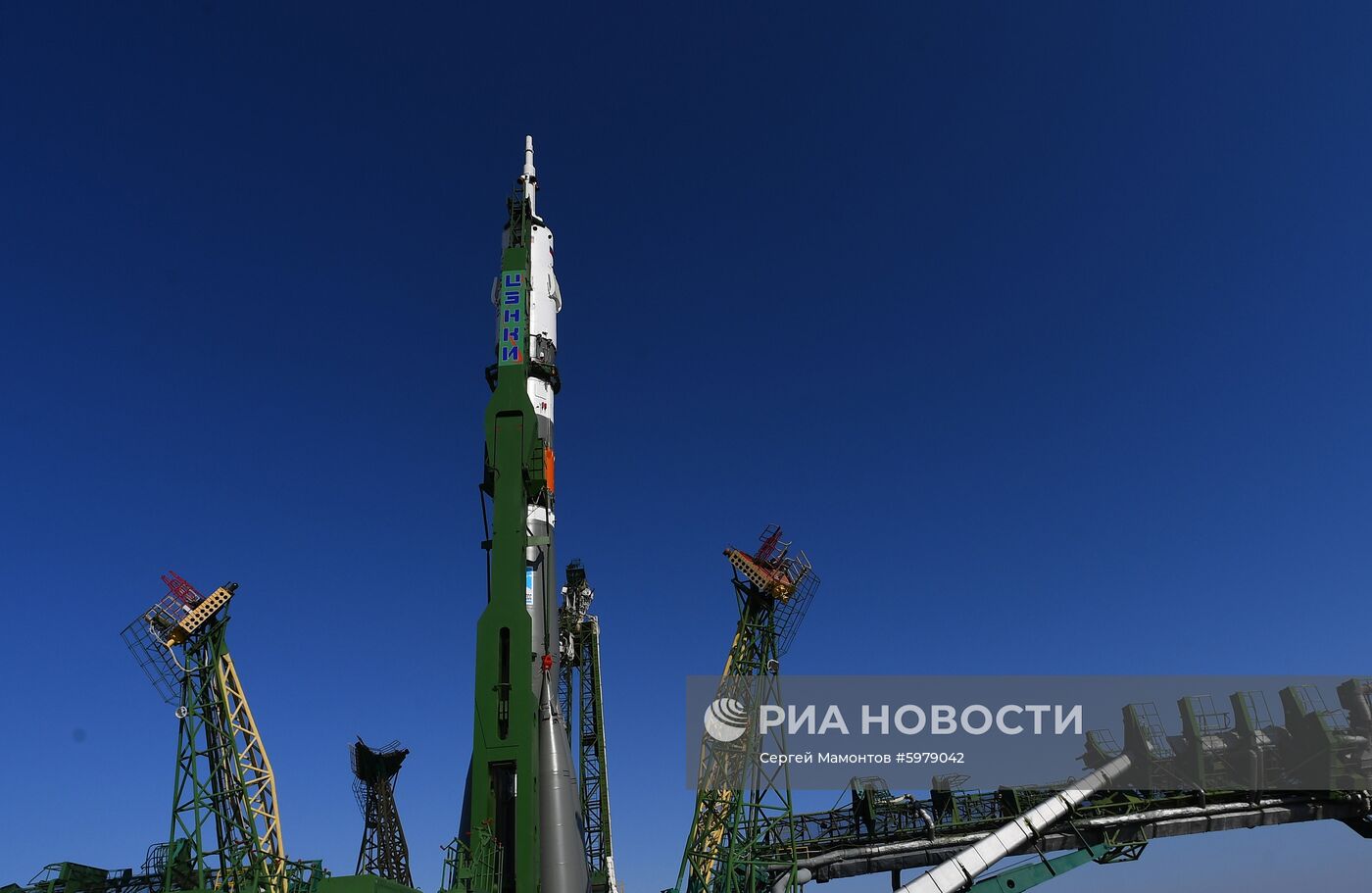 Вывоз РН «Союз-2.1а» на стартовую площадку 