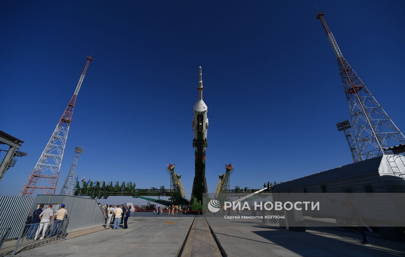 Вывоз РН «Союз-2.1а» на стартовую площадку 