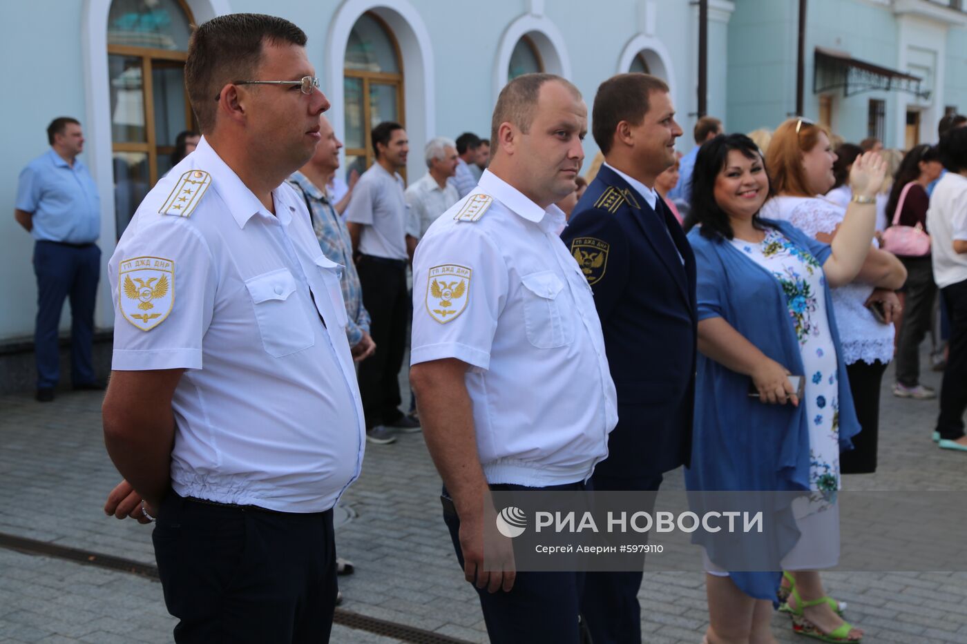 Возобновление движения пригородных  электричек в Донецке