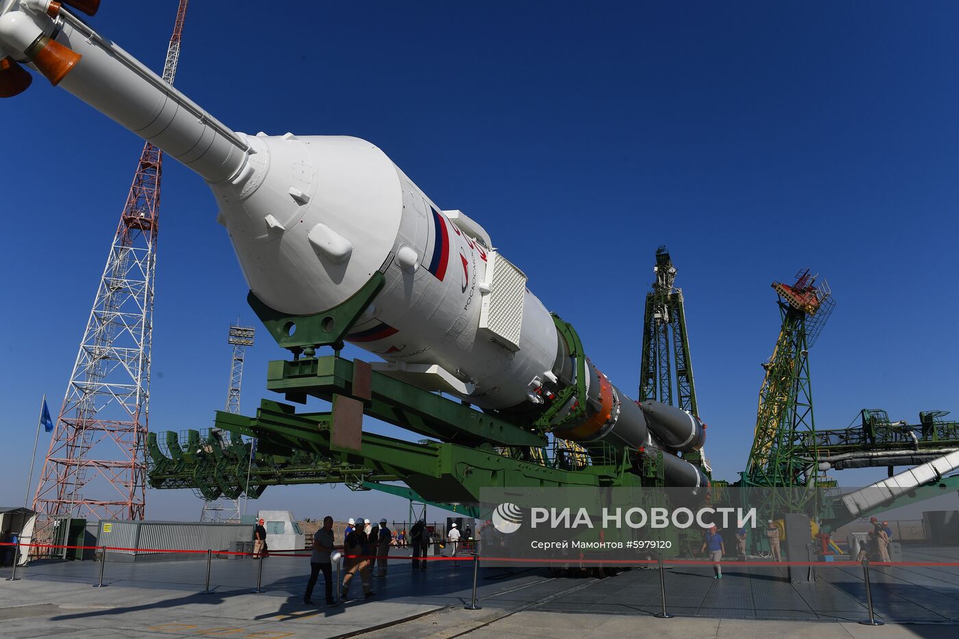 Вывоз РН "Союз-2.1а" на стартовую площадку 