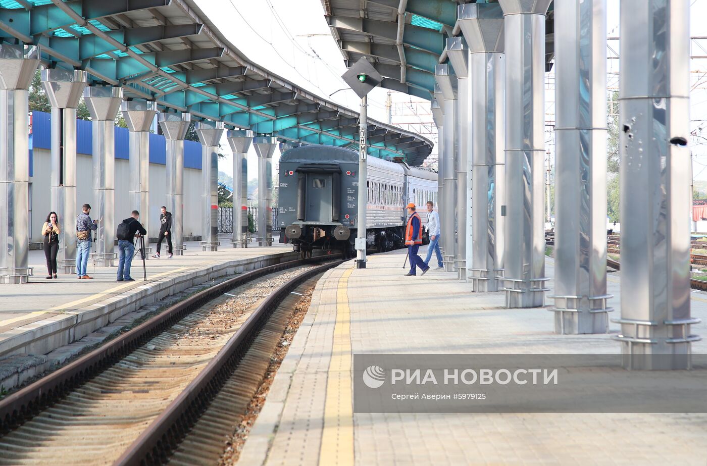 Возобновление движения пригородных  электричек в Донецке