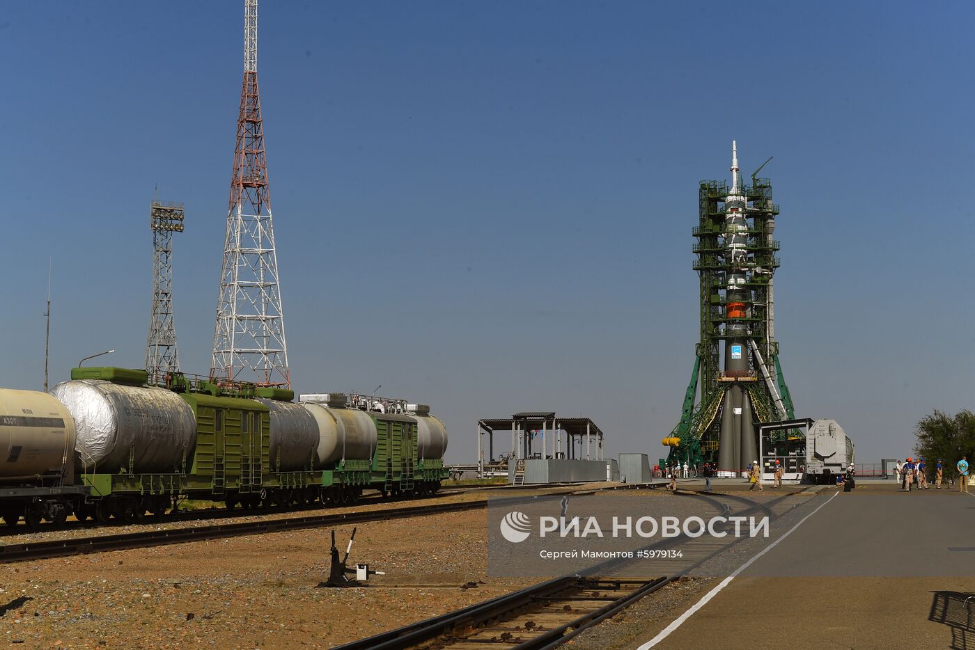 Вывоз РН «Союз-2.1а» на стартовую площадку 