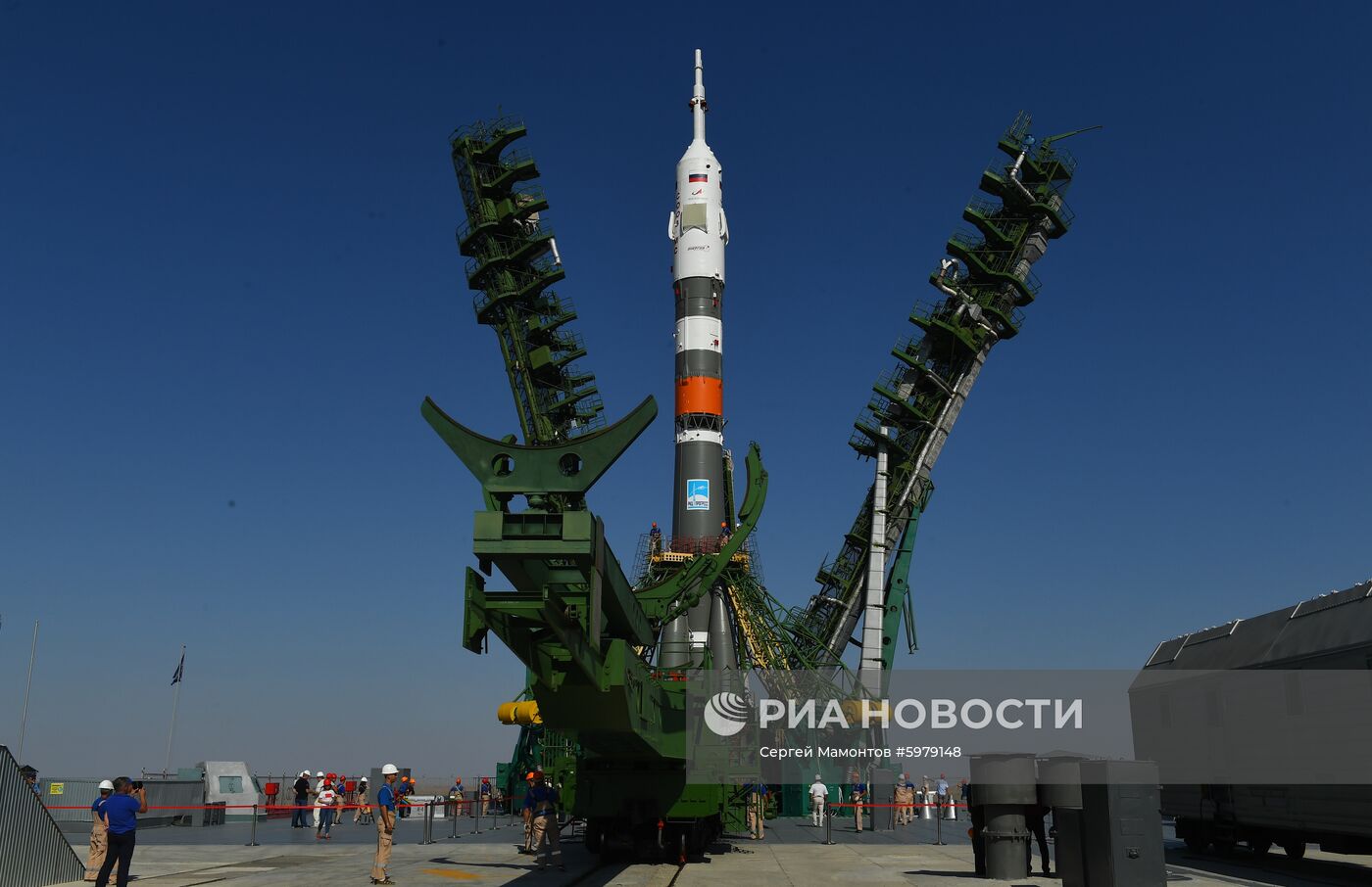 Вывоз РН «Союз-2.1а» на стартовую площадку 