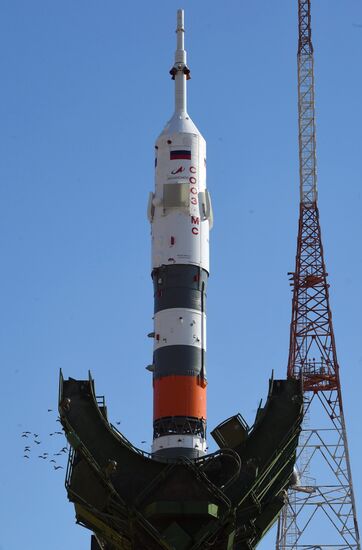 Вывоз РН «Союз-2.1а» на стартовую площадку 