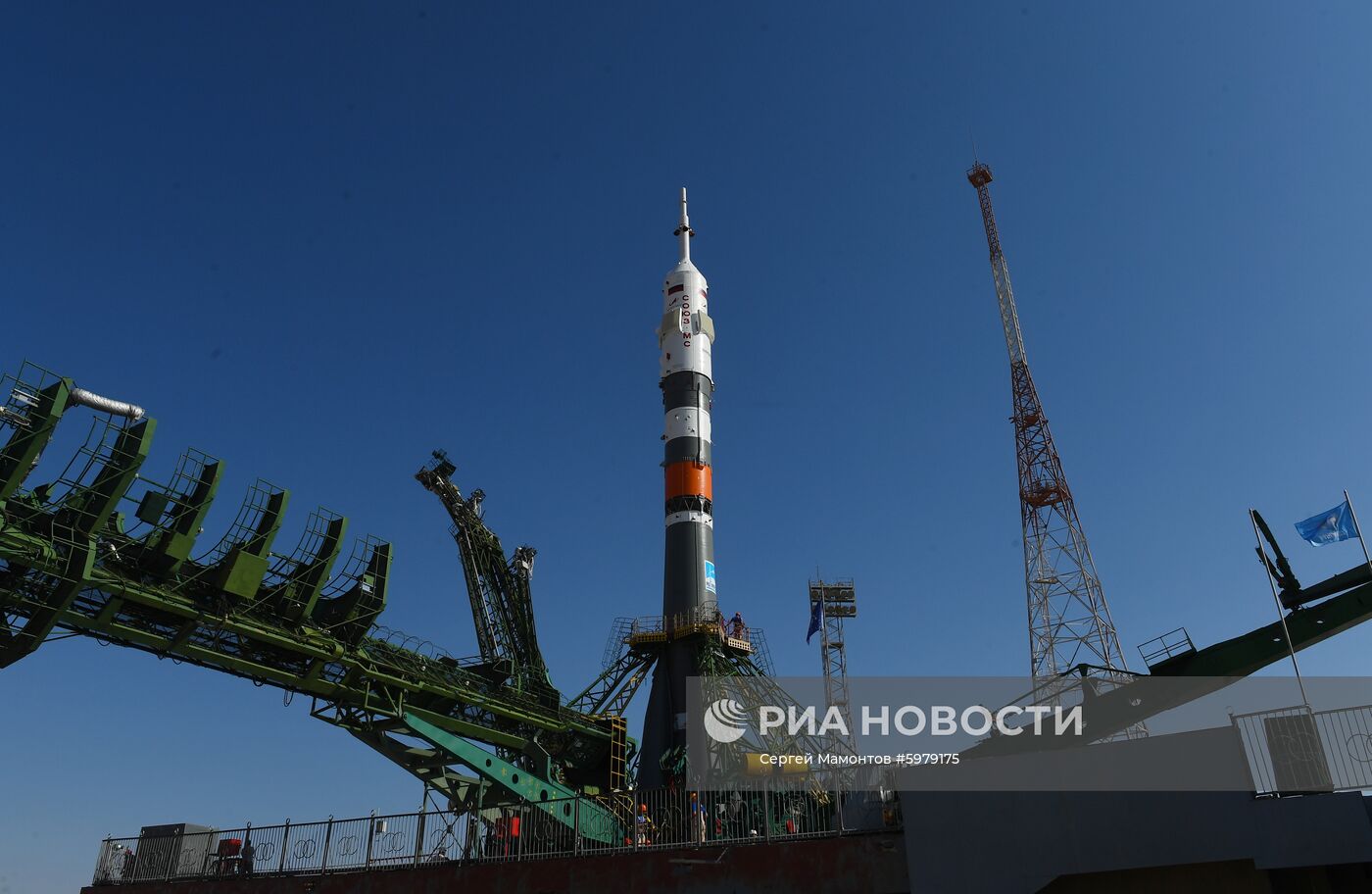 Вывоз РН «Союз-2.1а» на стартовую площадку 