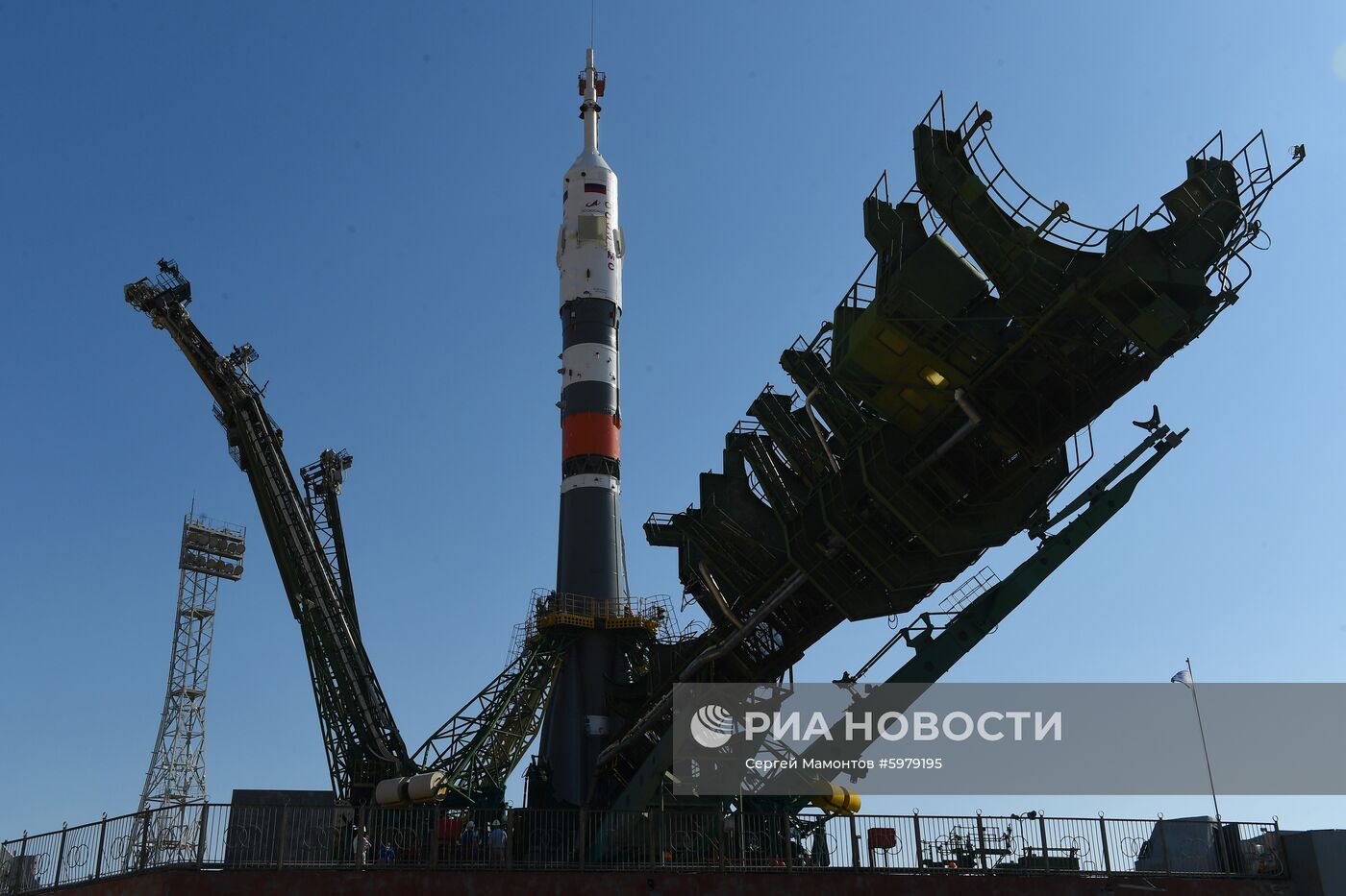 Вывоз РН «Союз-2.1а» на стартовую площадку 