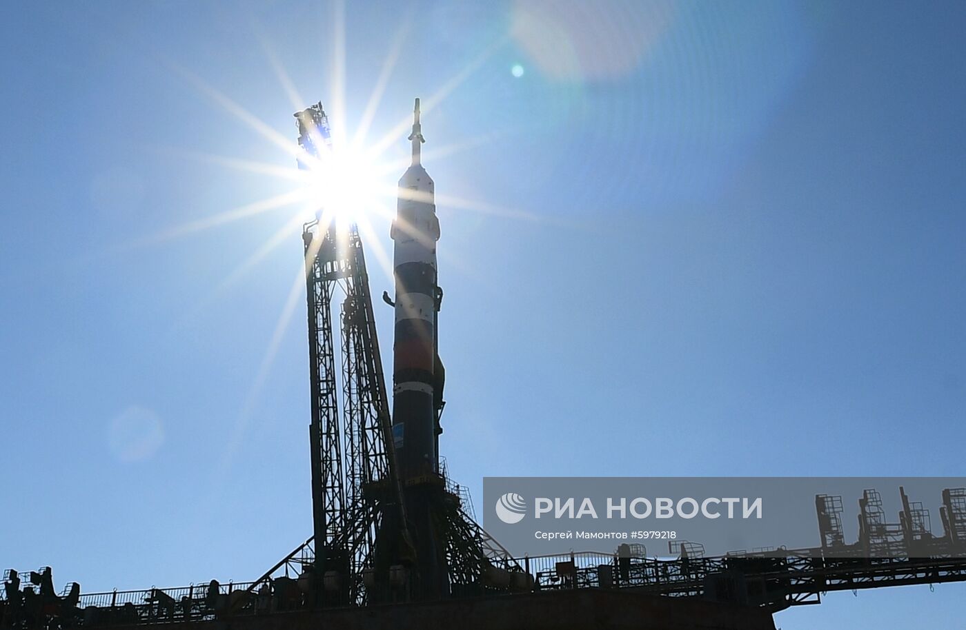 Вывоз РН «Союз-2.1а» на стартовую площадку 