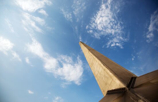 Реставрация монумента "Родина-мать зовет" в Волгограде