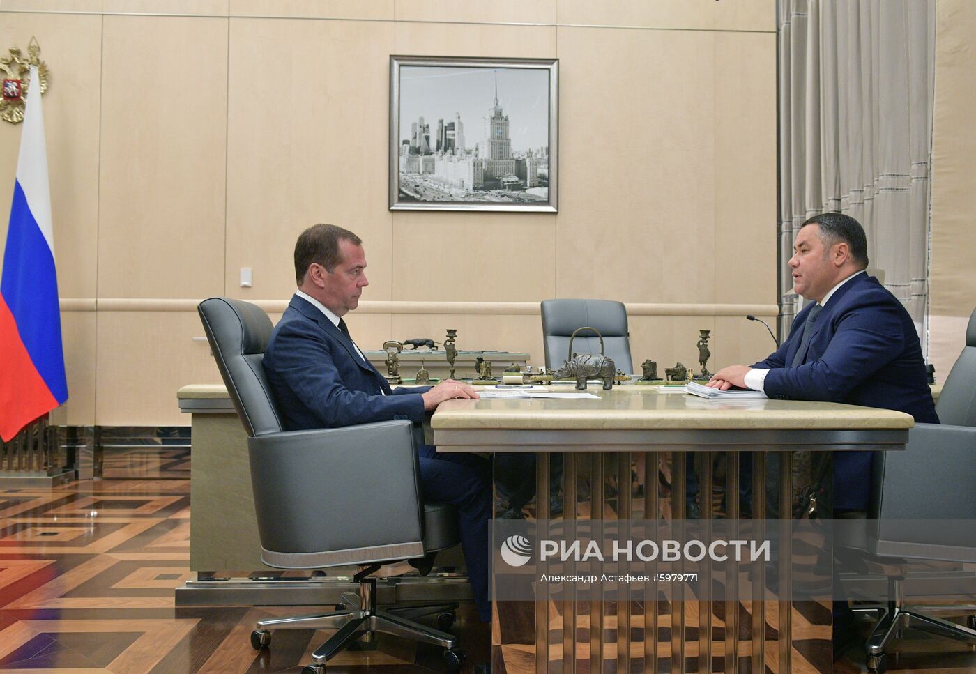 Премьер-министр РФ Д. Медведев встретился с губернатором Тверской области И. Руденей