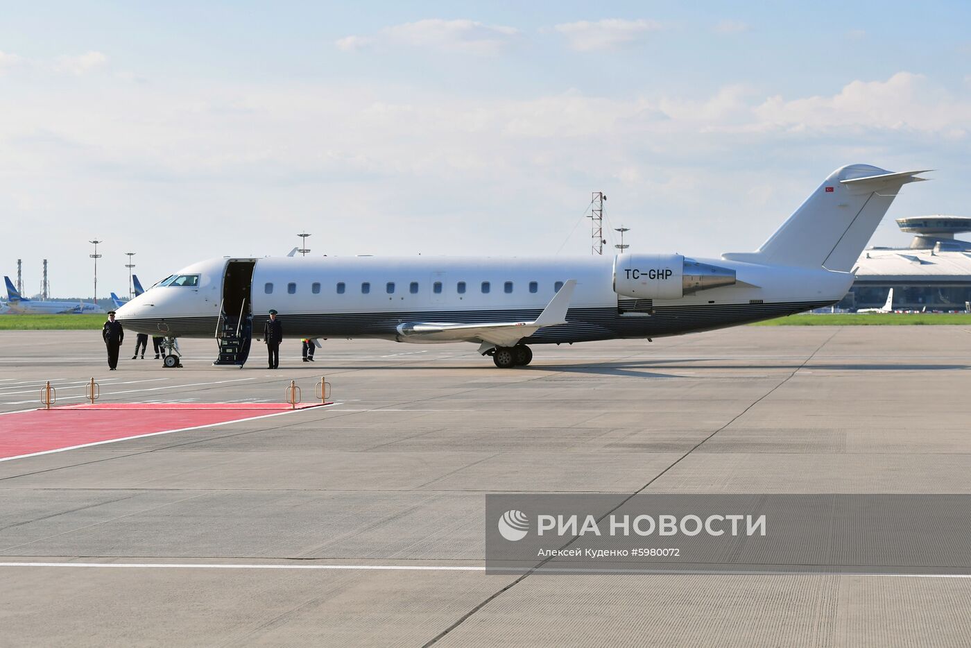 Прилет президента Мозамбика Филипе Жасинто Ньюси в Москву 