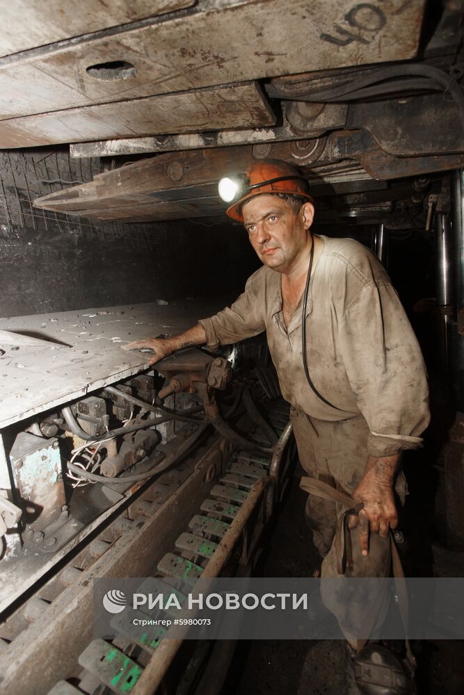 Открытие новой лавы в шахте Белореченская в Луганской области