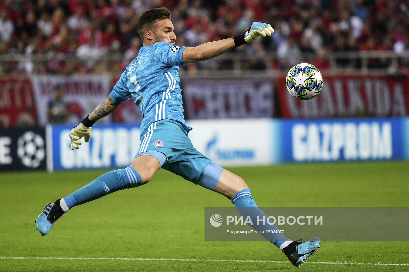 Футбол. Лига Чемпионов. Матч "Олимпиакос" - "Краснодар"