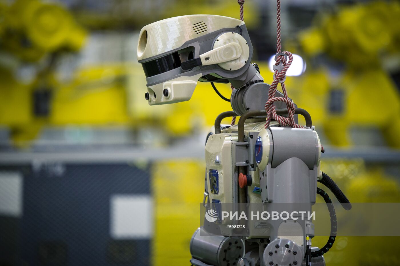 Подготовка робота Skybot F-850 на Байконуре
