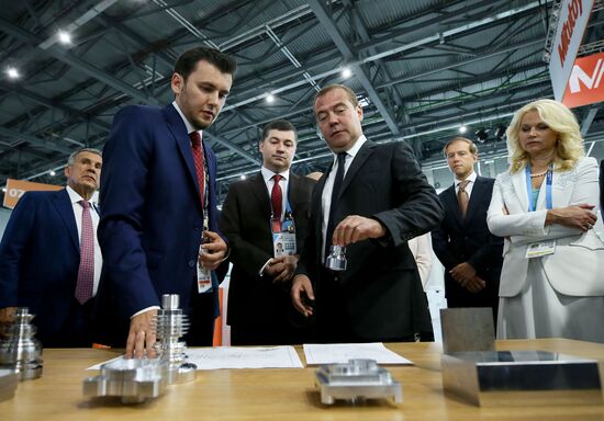 Рабочая поездка премьер-министра РФ Д. Медведева в Приволжский федеральный округ