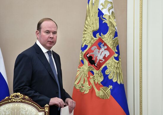 Президент РФ В. Путин провел заседание Совбеза РФ