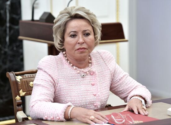 Президент РФ В. Путин провел заседание Совбеза РФ