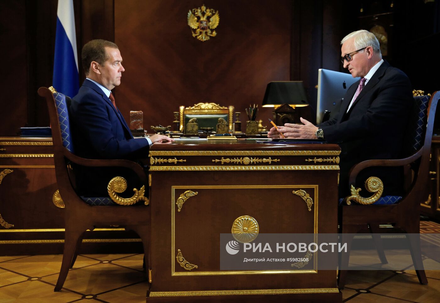 Премьер-министр РФ Д. Медведев встретился с главой РСПП А. Шохиным