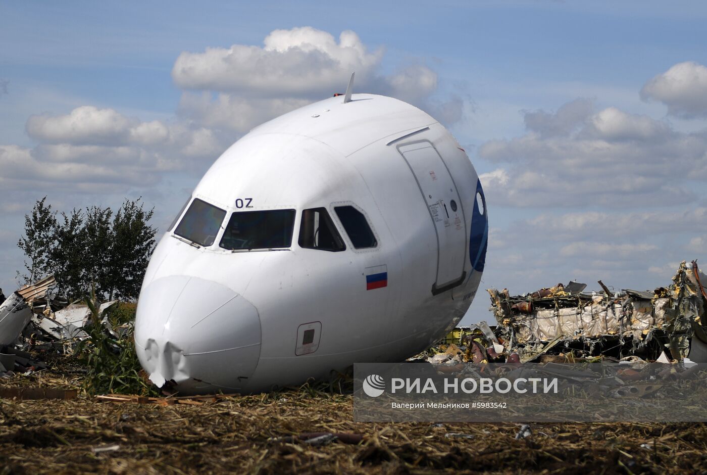 Вывоз самолета Airbus A321 с места ЧП