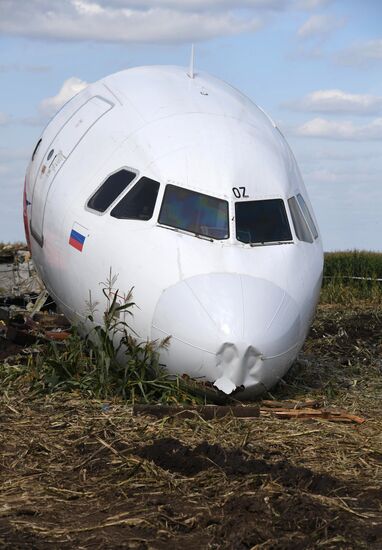 Вывоз самолета Airbus A321 с места ЧП