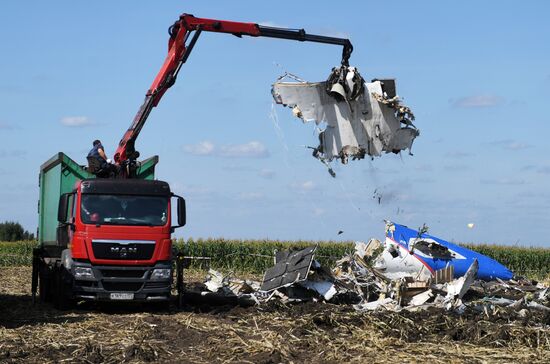 Вывоз самолета Airbus A321 с места ЧП