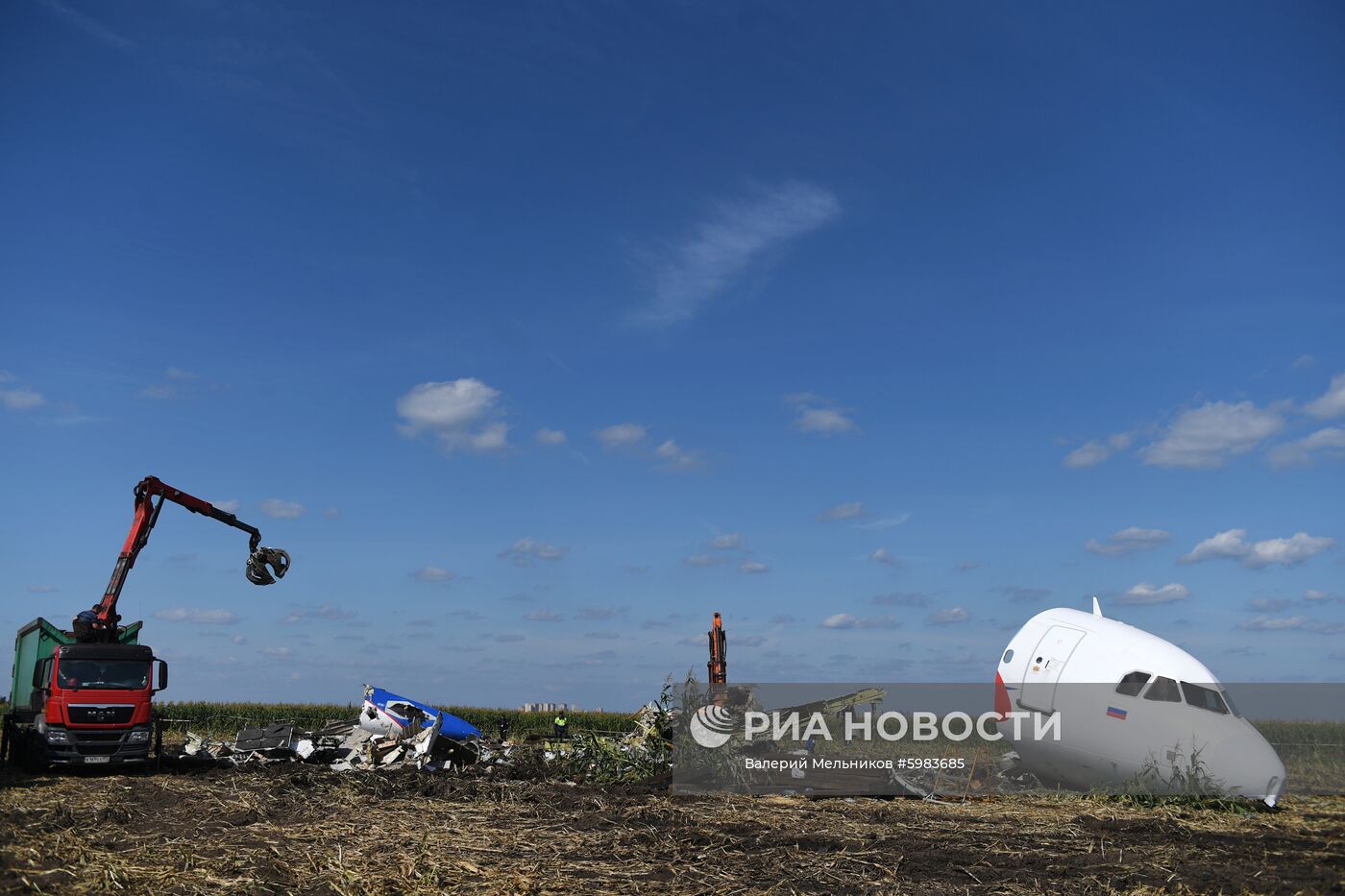 Вывоз самолета Airbus A321 с места ЧП