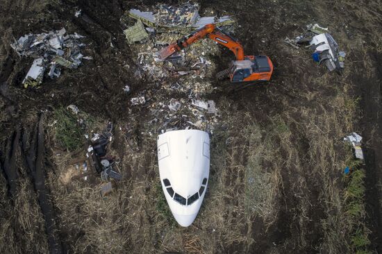 Вывоз самолета Airbus A321 с места ЧП