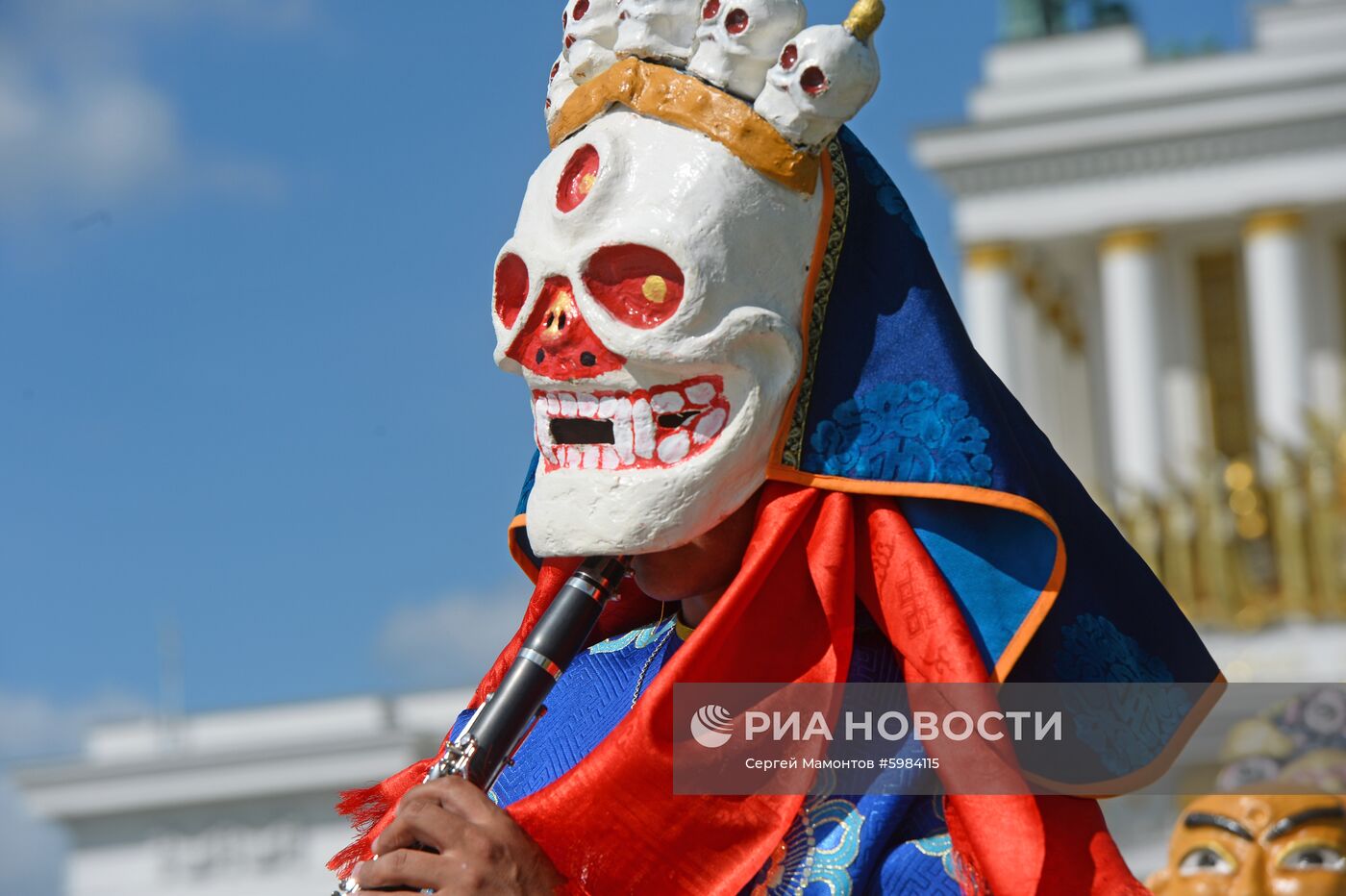 Торжественное шествие участников фестиваля "Спасская башня" на ВДНХ