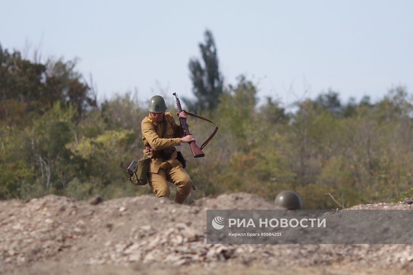 Военно-исторический фестиваль «Они сражались за Родину!» в Волгограде