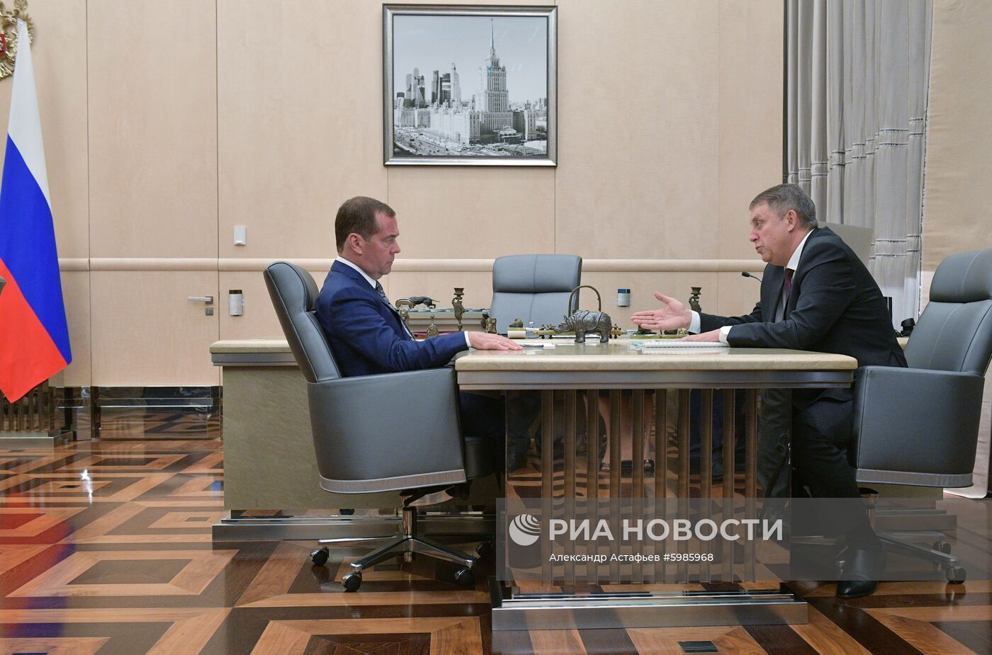 Премьер-министр РФ Д. Медведев встретился с губернатором Брянской области А. Богомазом