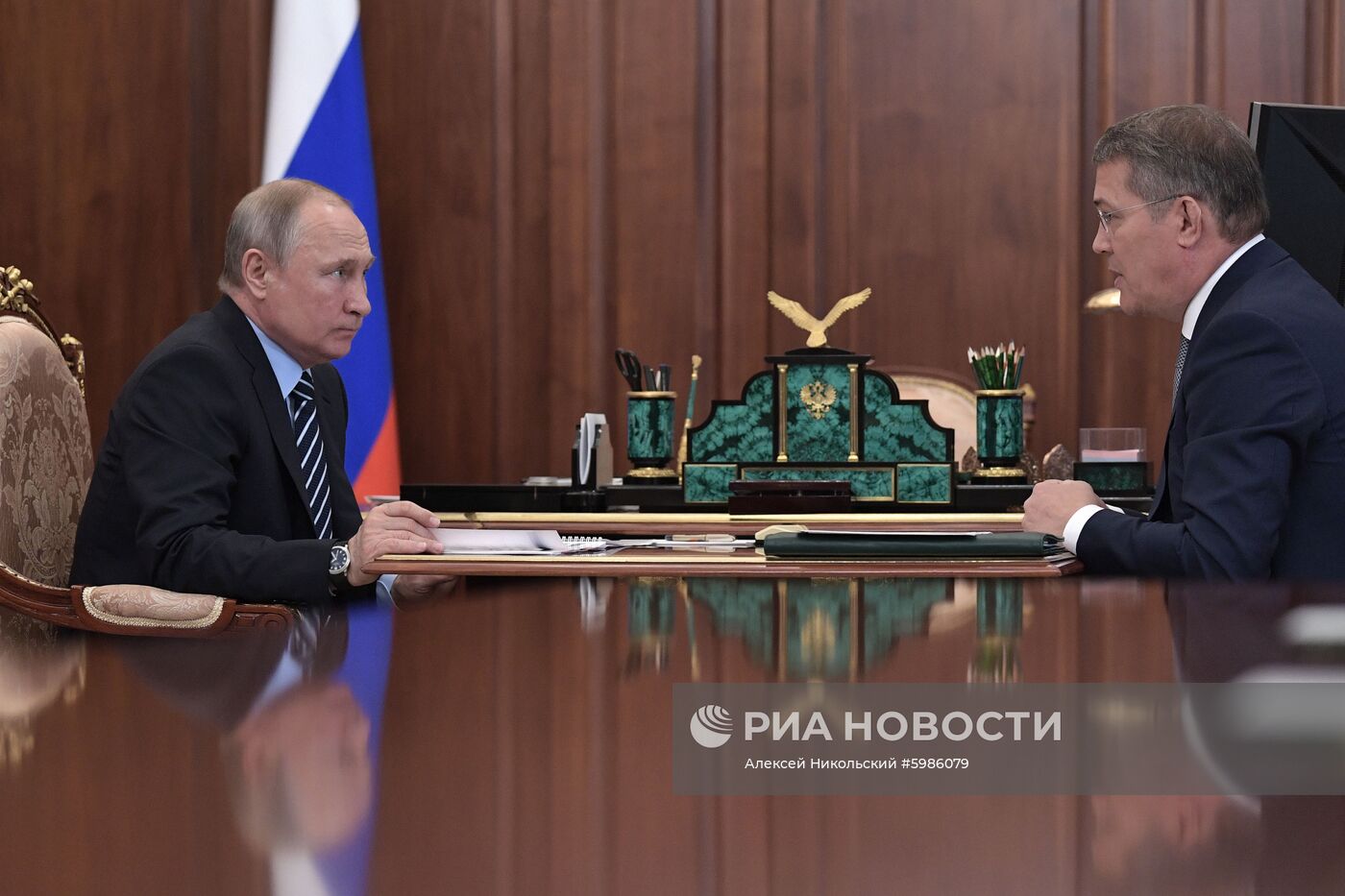 Президент РФ В. Путин встретился с врио главы Башкирии Р. Хабировым