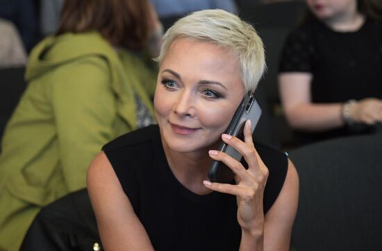 Сбор труппы театра Маяковского