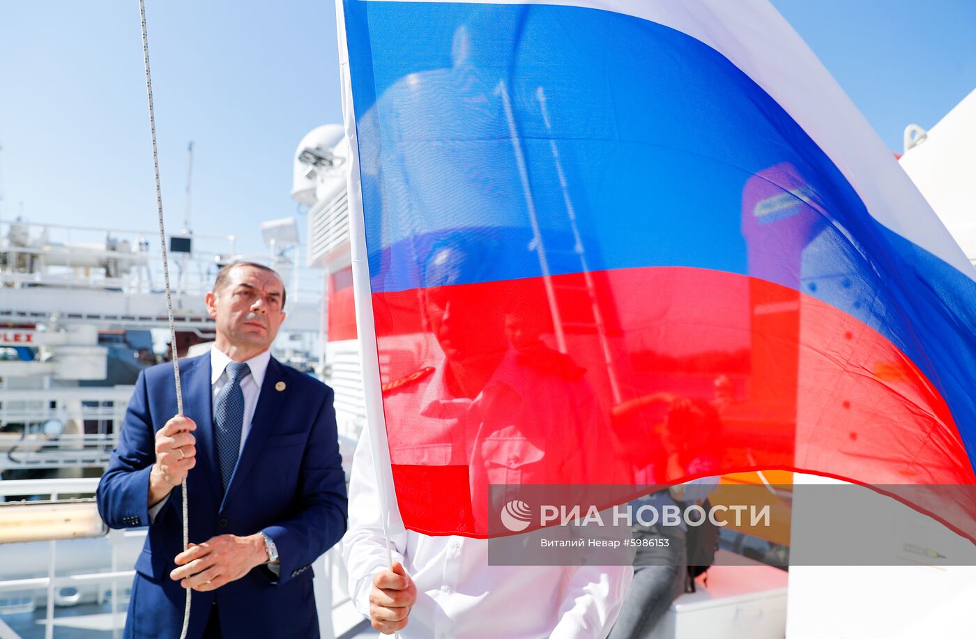 Передача заказчику траулера "Ленинец" в Калининграде 