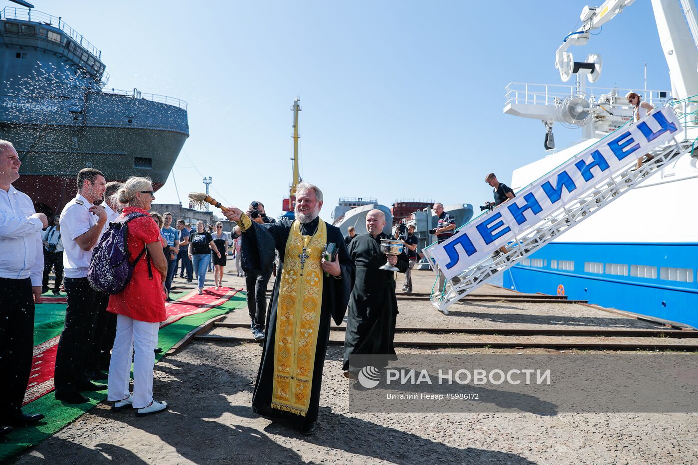 Передача заказчику траулера "Ленинец" в Калининграде 