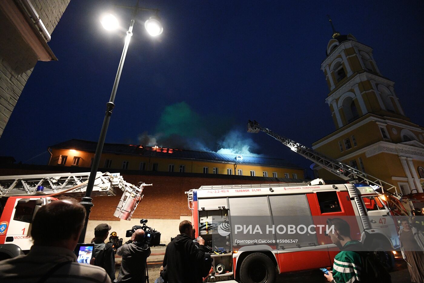 Пожар в женском Рождественском монастыре в Москве