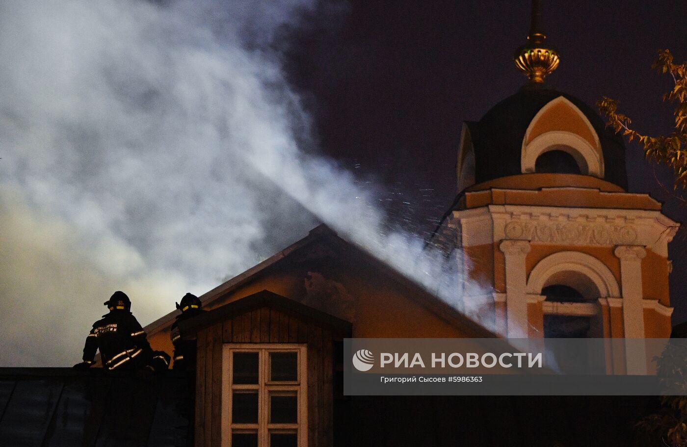 Пожар в женском Рождественском монастыре в Москве